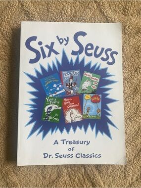 🍀Six by Seuss Dr. Seuss Treasury - White & Blue Softcover